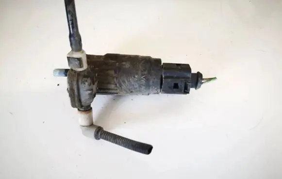 Skoda Yeti (5L) Windscreen/windshield washer pump 1k6955651