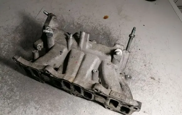 Honda CR-V Intake manifold