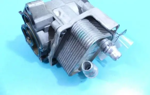 Engine oil radiator