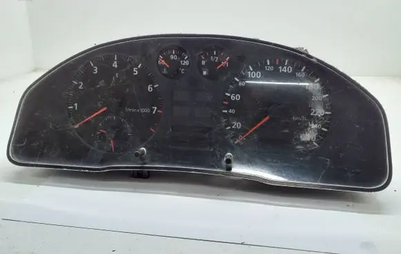 Audi A4 S4 B5 8D Speedometer (instrument cluster) 8D0919033C