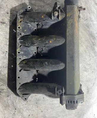 Mercedes-Benz Vito Viano W638 Intake manifold 6110900437 S03582