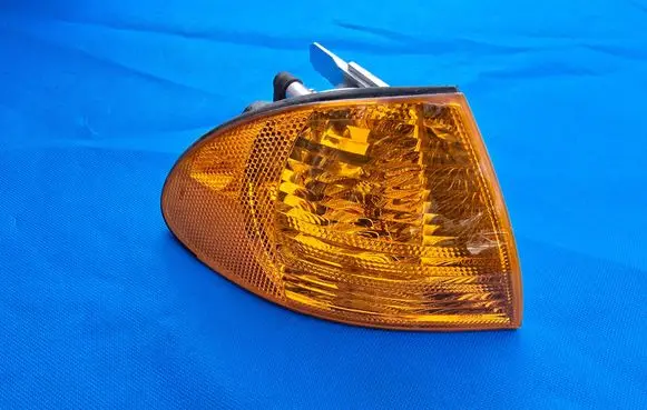 BMW 3 E46 Front indicator light 6902766