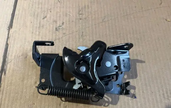 BMW X1 F48 F49 Tie down hook / loop 7431370 240618