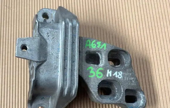 Mercedes-Benz CLA C117 X117 W117 Engine mount bracket A2462400617 001618058 7Z6S0071427