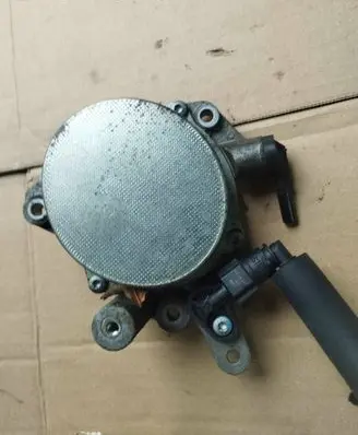 Ford Mondeo MK IV Vacuum pump 9673836180 7021390500 12T2391548