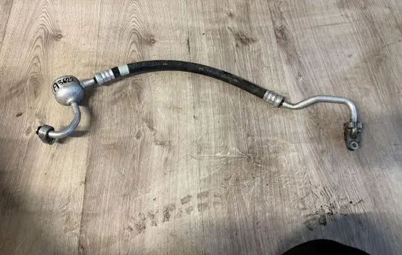 Toyota RAV 4 (XA50) Air conditioning (A/C) pipe/hose