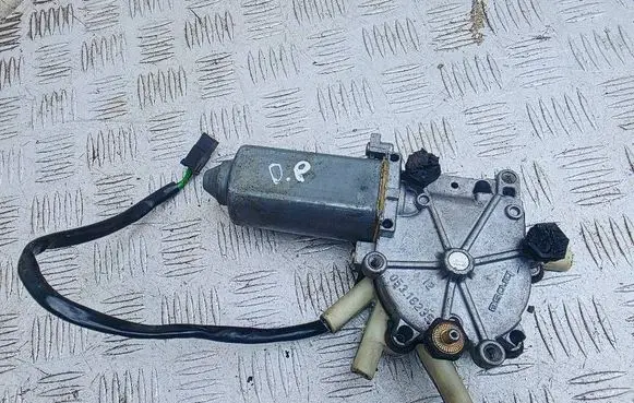 Audi Cabriolet B3 8G Front door window regulator motor 895959802 05318235