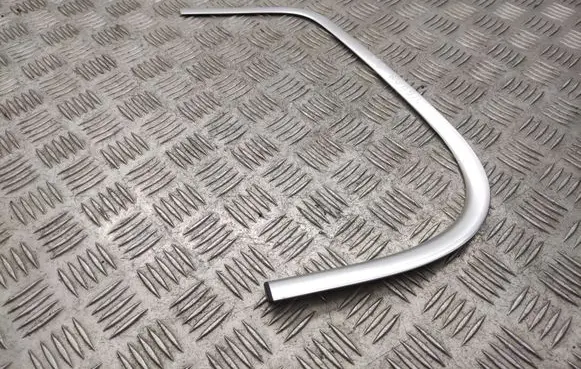Volkswagen Tiguan Rear side glass trim 5N0853345A