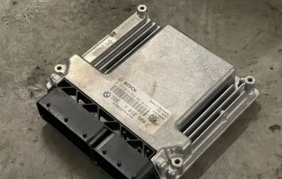 BMW 5 E60 E61 Engine control unit/module 7812500 030324446 0281015552