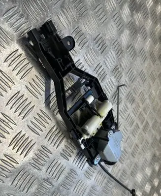 Volvo XC90 Front door exterior handle/bracket C26847102 31349743