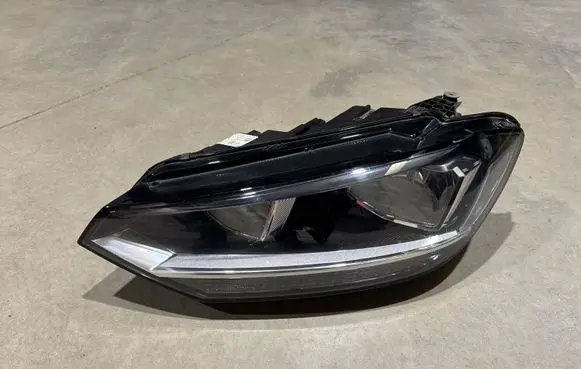 Volkswagen Touran III Headlight/headlamp 5TB941005A