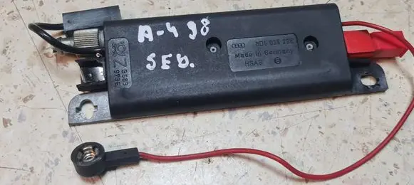 Audi A4 S4 B5 8D Aerial antenna amplifier 8D5035225