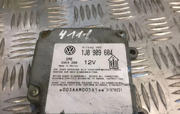 Volkswagen PASSAT B5.5 Airbag control unit/module 1J0909604 4111