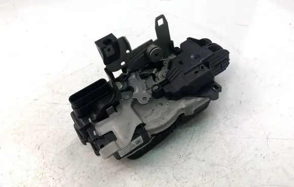 Volvo S90, V90 Coupe door lock (next to the handle) 31462456