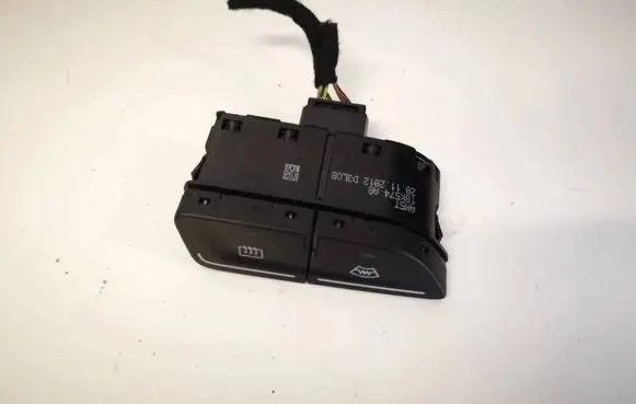Ford Focus Windscreen/window heater switch am5t18k574ab