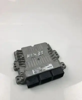 Volvo V70 Engine control unit/module ECU 31336712 S180134102A