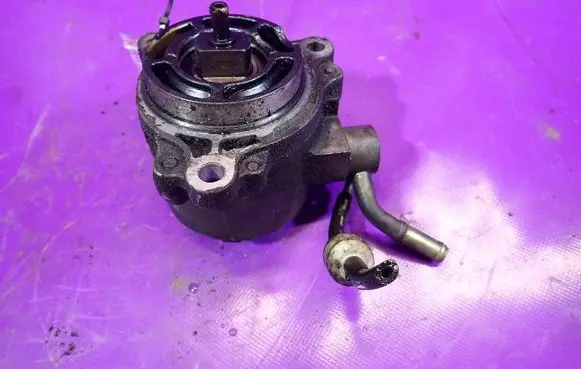 Mazda 6 Vacuum pump 