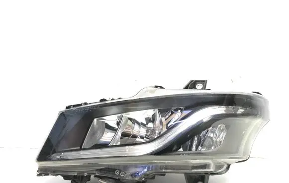 Iveco Daily 6th gen Headlight/headlamp 10R050081