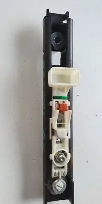 Nissan Qashqai+2 Seat belt adjustment motor 