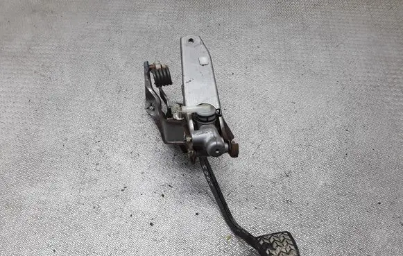 Clutch pedal