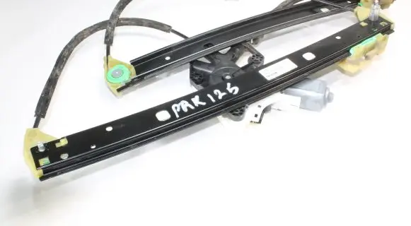 Audi Q3 8U Front door electric window regulator 8U0837461