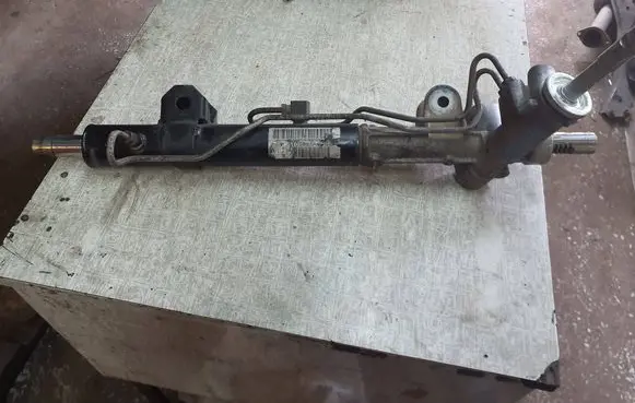 Dodge Caliber Steering rack P05105085A