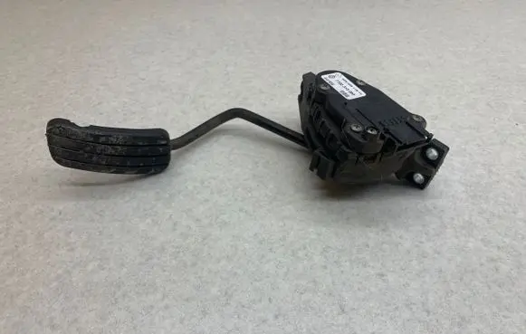 Nissan Primastar Accelerator throttle pedal 6PV00811914 7700313060