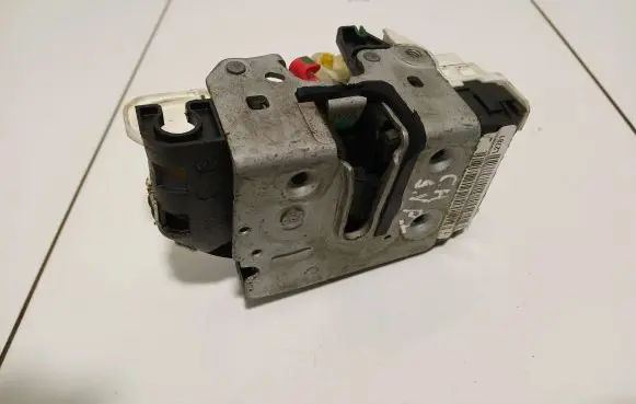 Chrysler Grand Voyager V Front door lock