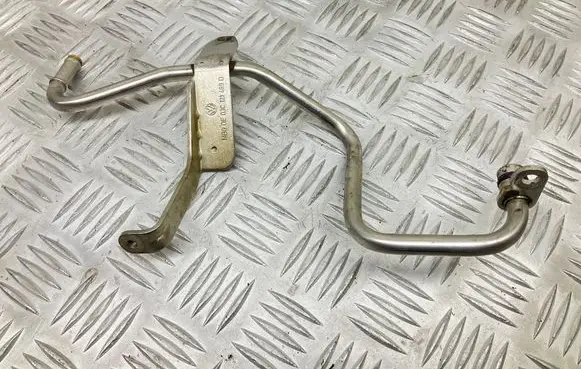 Volkswagen Eos Turbo turbocharger oiling pipe/hose 03C121469D