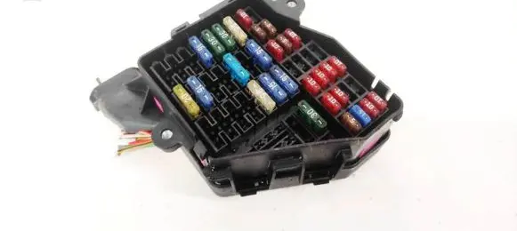Volkswagen PASSAT B5 Fuse box set