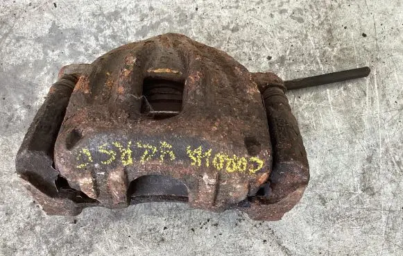 Toyota Corolla Verso AR10 Front brake caliper