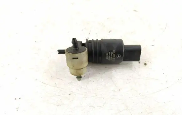 Mercedes-Benz E W212 Windshield washer spray nozzle 2048660221 3091387