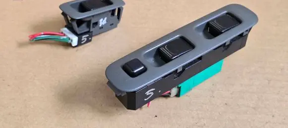 Suzuki Ignis Electric window control switch 3799081A10 13Y0D7 C8HS22T01
