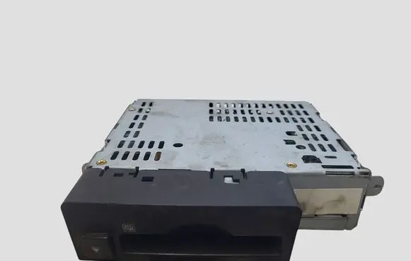 Volvo XC90 Radio/CD/DVD/GPS head unit 307379741 020939 57279222