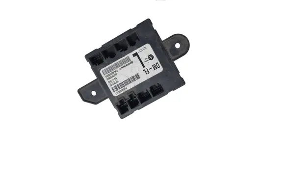 Chrysler Town & Country V Door control unit/module P05026860AD GRS9295