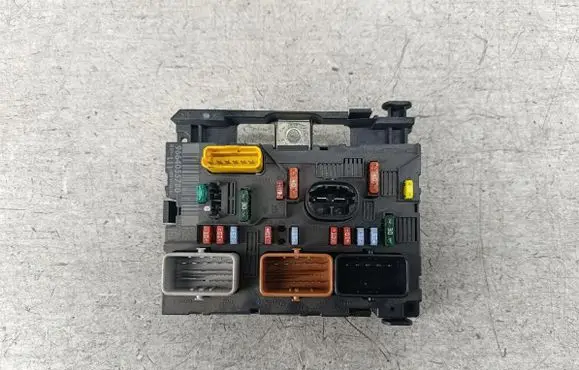 Peugeot 207 BSM Control unit 9664055780