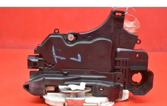 Mitsubishi Colt CZ3 Rear door lock