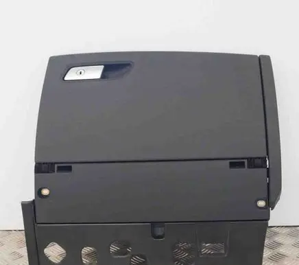Audi A6 Allroad C7 Glove box