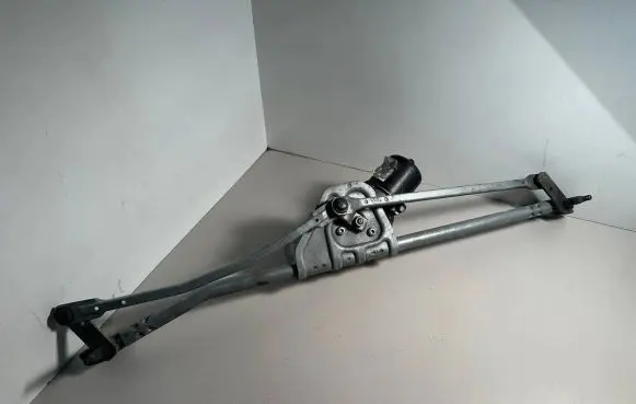 Mini One - Cooper Coupe R56 Front wiper linkage and motor 53555304