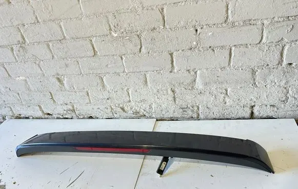 Tailgate/trunk spoiler