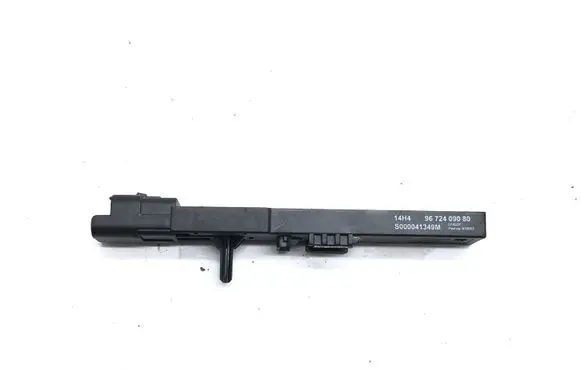 Citroen C4 Grand Picasso Aerial antenna amplifier 9672409080