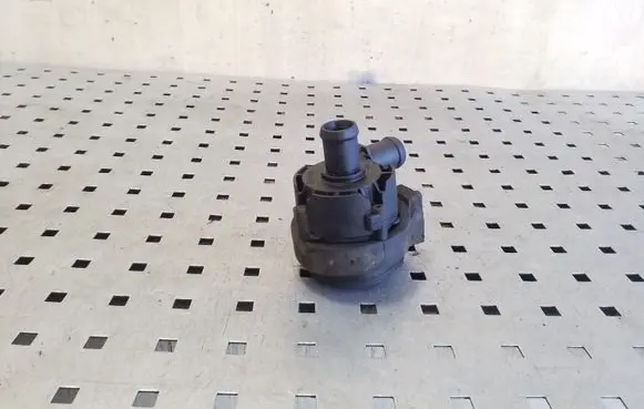 Volkswagen PASSAT B8 Electric auxiliary coolant/water pump 5G0965561 0392023205