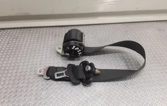 Mitsubishi Colt Middle seatbelt (rear) MN108301