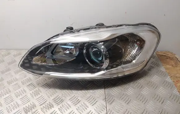 Volvo XC60 Headlight/headlamp 31420257