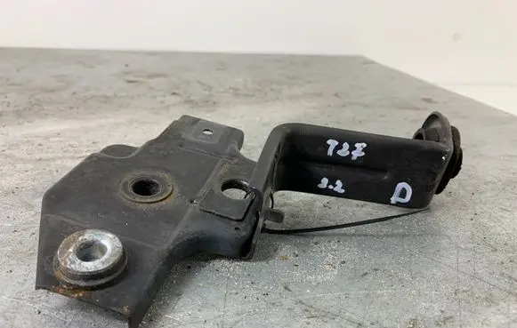 Toyota Avensis T270 Radiator support slam panel bracket 