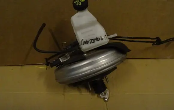 Opel Grandland X Brake booster 9807687080