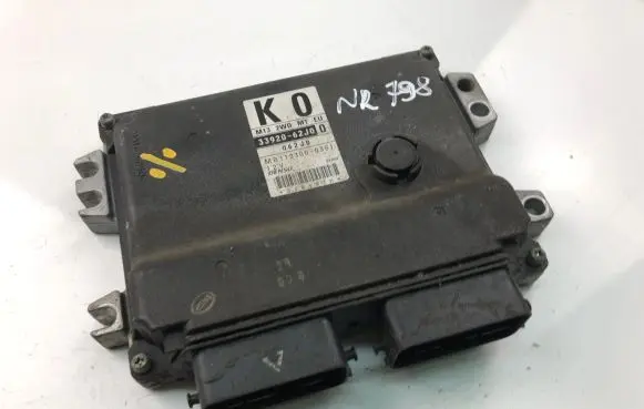Suzuki Swift I Engine control unit/module ECU 3392062J0