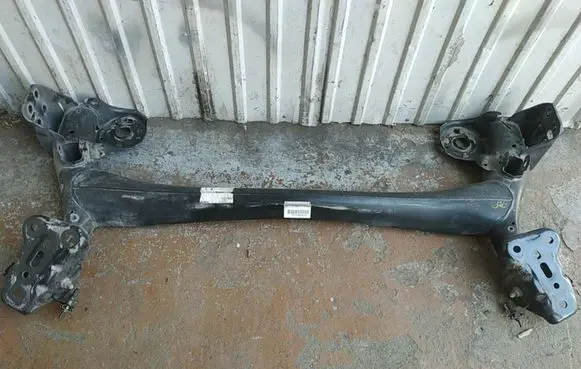 Peugeot 2008 II Rear axle beam 