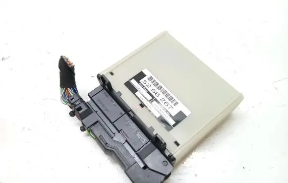 Saab 9-5 Center console control module 5266267