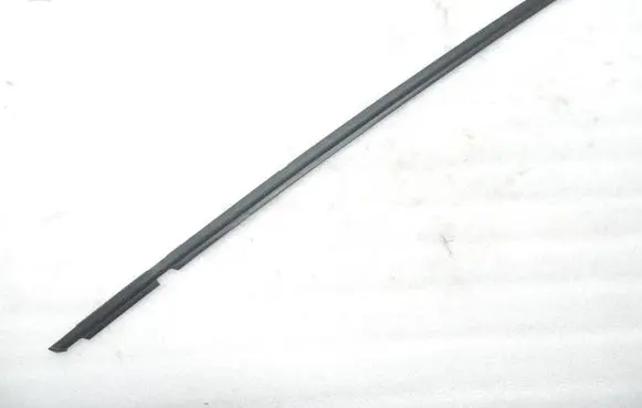 Toyota Corolla Verso AR10 Rubber seal front door window/glass 7571064010